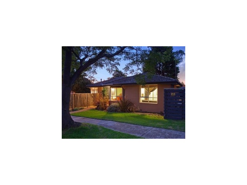 1 Mayfair Court, Frankston VIC 3199