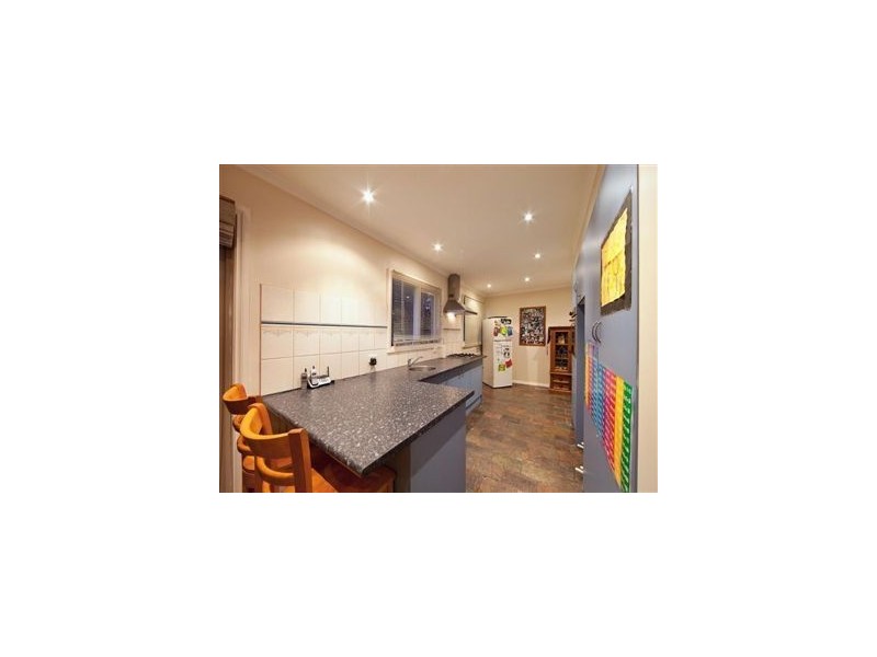 1 Mayfair Court, Frankston VIC 3199
