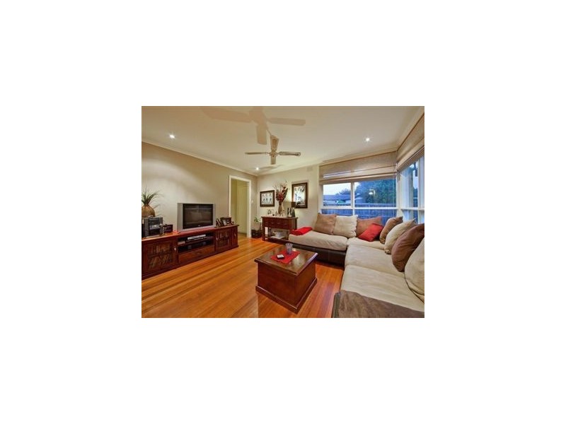 1 Mayfair Court, Frankston VIC 3199
