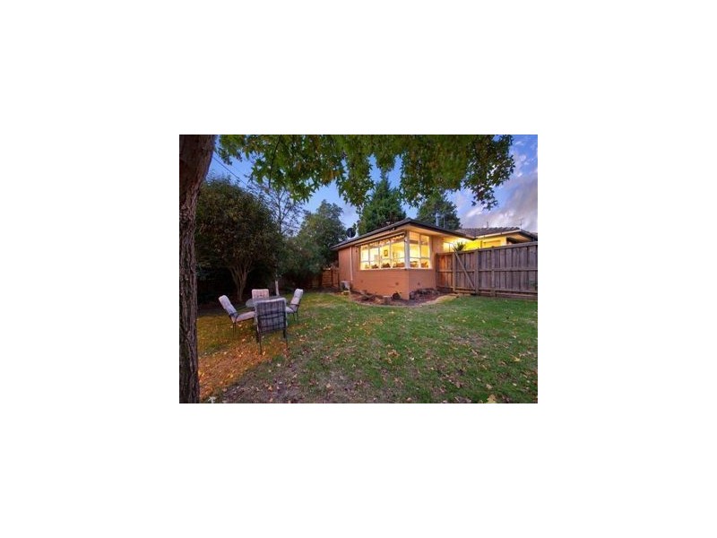 1 Mayfair Court, Frankston VIC 3199