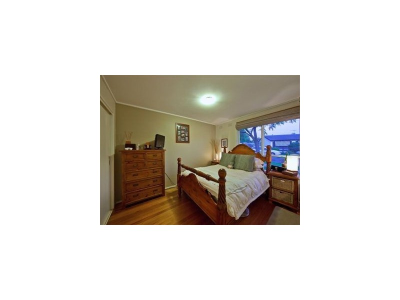 1 Mayfair Court, Frankston VIC 3199