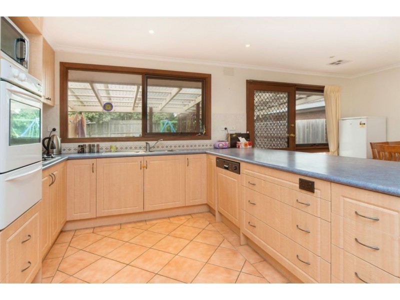 2 Glendenning Court, Frankston VIC 3199