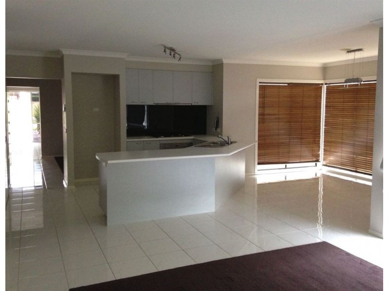 1 Manna Gum Drive, Pakenham VIC 3810