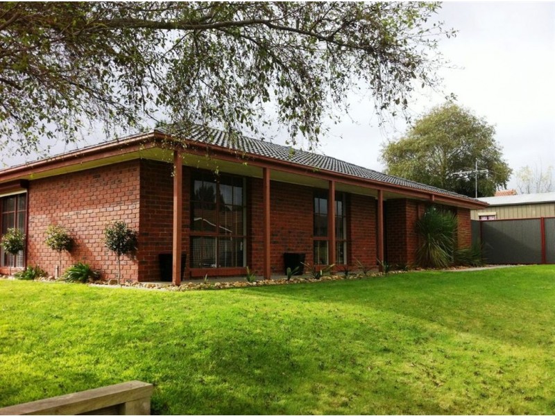 63 Clarendon Drive, Somerville VIC 3912