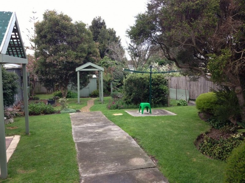 24 Warringa Road, Frankston VIC 3199