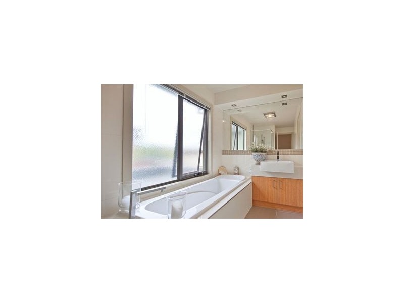 2/30 Yuille Street, Frankston VIC 3199