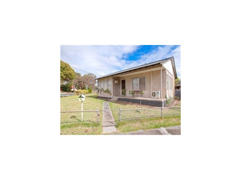 18 Lindsay Street, Frankston North VIC 3200
