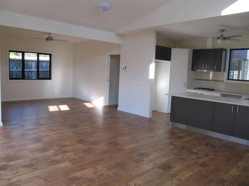 3/2 Erin Court, Frankston VIC 3199