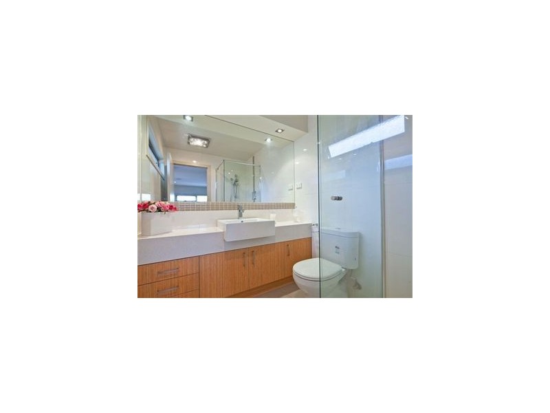 2/30 Yuille Street, Frankston VIC 3199