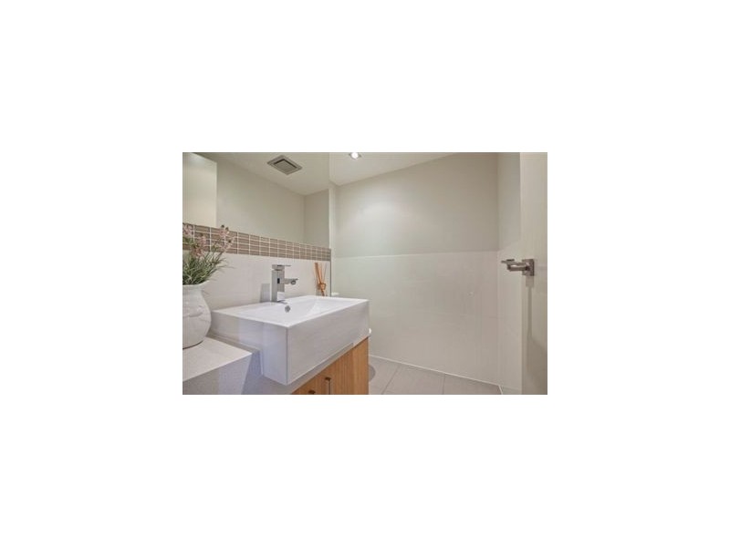 2/30 Yuille Street, Frankston VIC 3199