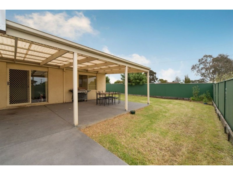 8 Oriana Grove, Skye VIC 3977