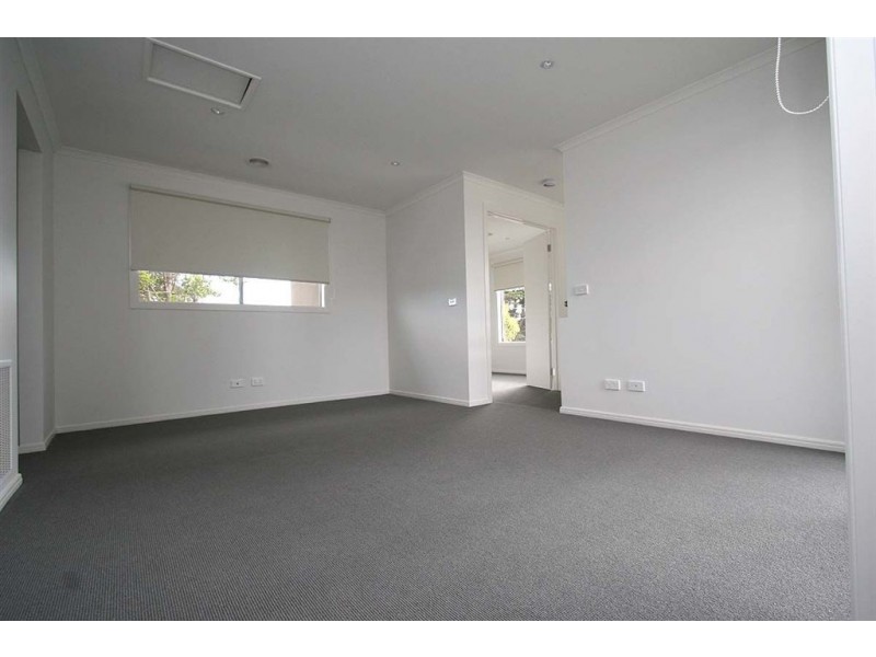 2 Olive Grove, Frankston VIC 3199