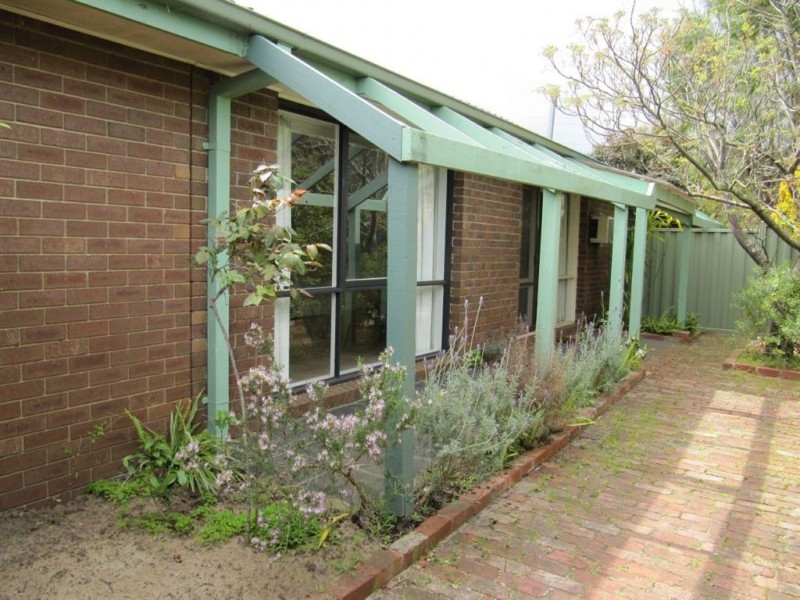 1 Emora Court, Frankston VIC 3199