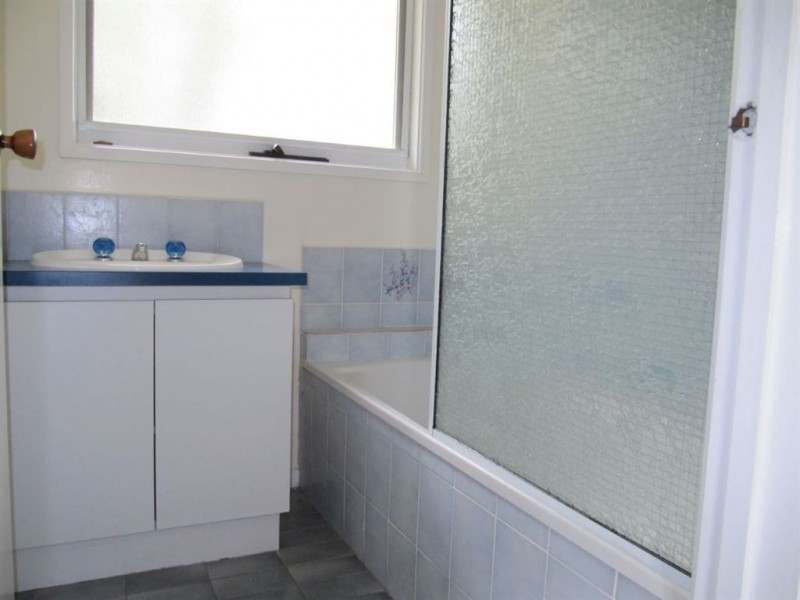 1 Emora Court, Frankston VIC 3199