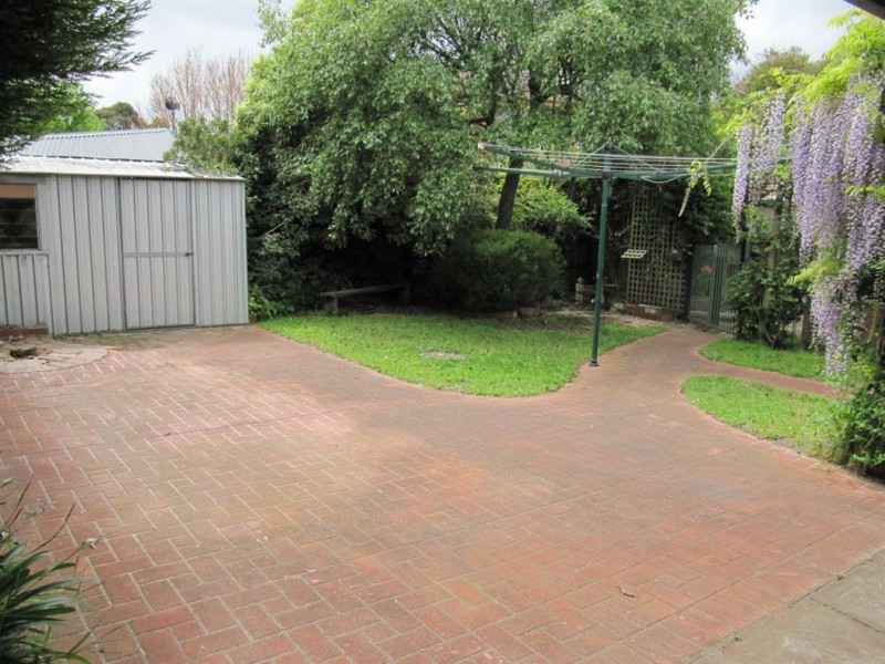 1 Emora Court, Frankston VIC 3199