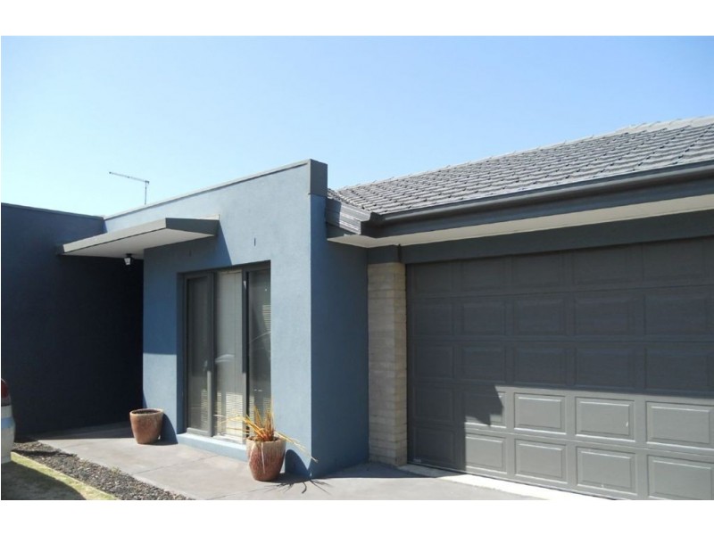 13/110 Bungower Road, Mornington VIC 3931