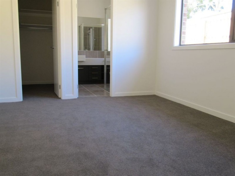 2/20 Screen Street, Frankston VIC 3199