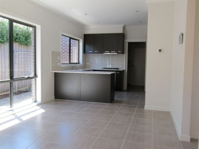 2/20 Screen Street, Frankston VIC 3199