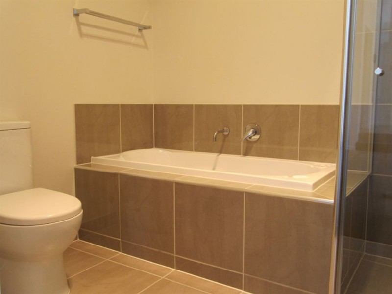 2/20 Screen Street, Frankston VIC 3199