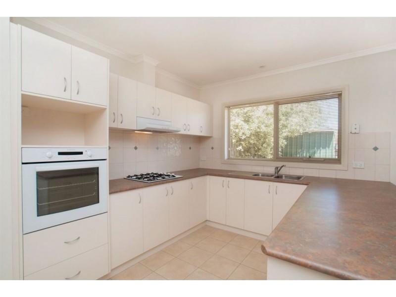 2/100 The Crescent, Tyabb VIC 3913