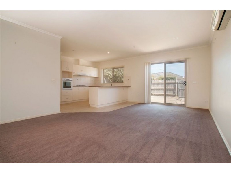 2/100 The Crescent, Tyabb VIC 3913