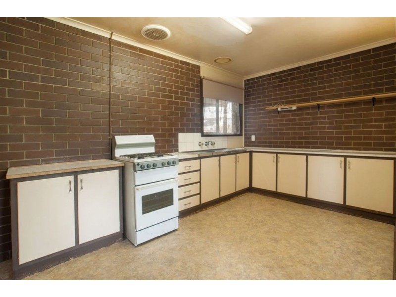 2/11 Bradshaw Street, Frankston VIC 3199