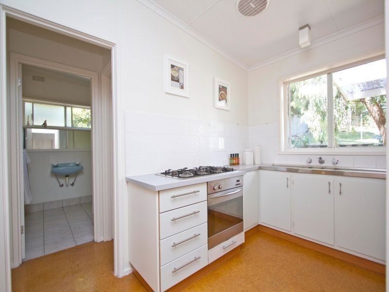 33 Baden Powell Drive, Frankston South VIC 3199