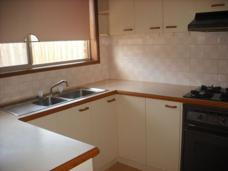 1/14 Elenya Court, Frankston VIC 3199