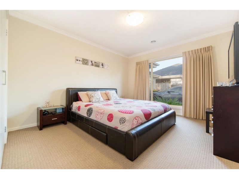 56b Rosslyn Avenue, Seaford VIC 3198