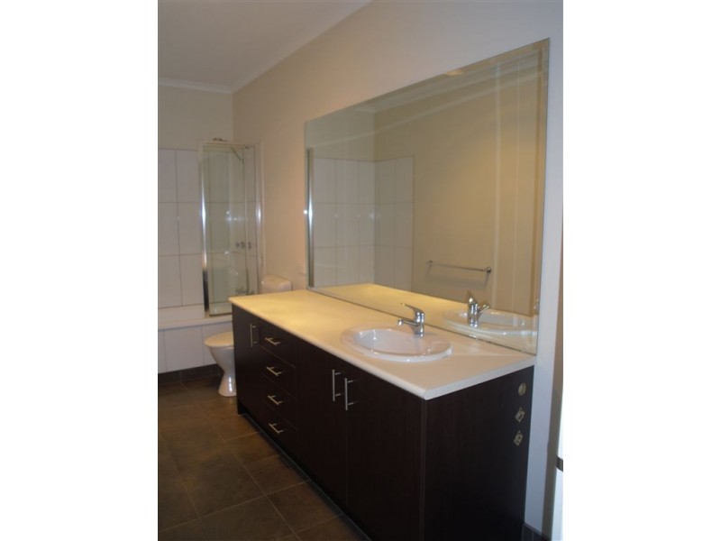 2/125-126 Nepean Highway, Seaford VIC 3198