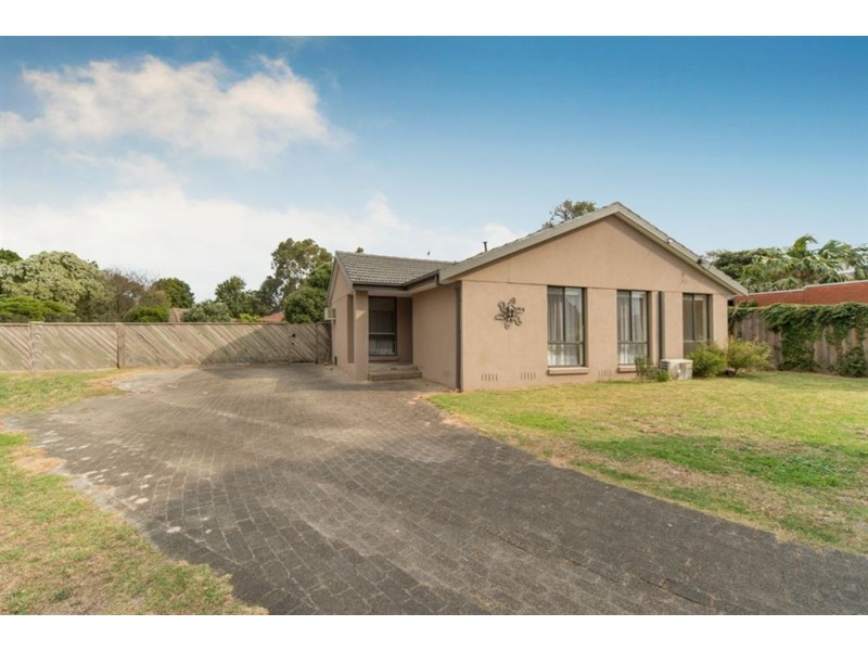 6 Lancaster Court, Somerville VIC 3912