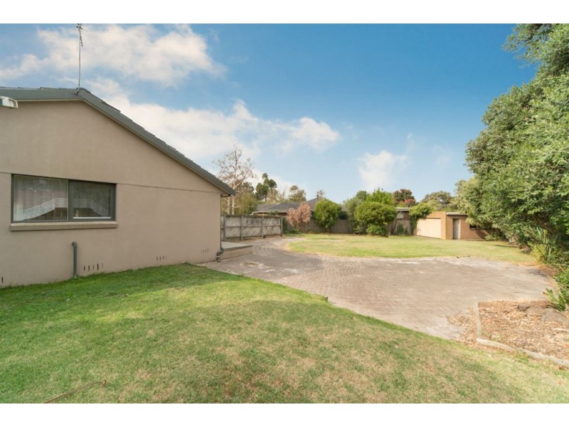 6 Lancaster Court, Somerville VIC 3912