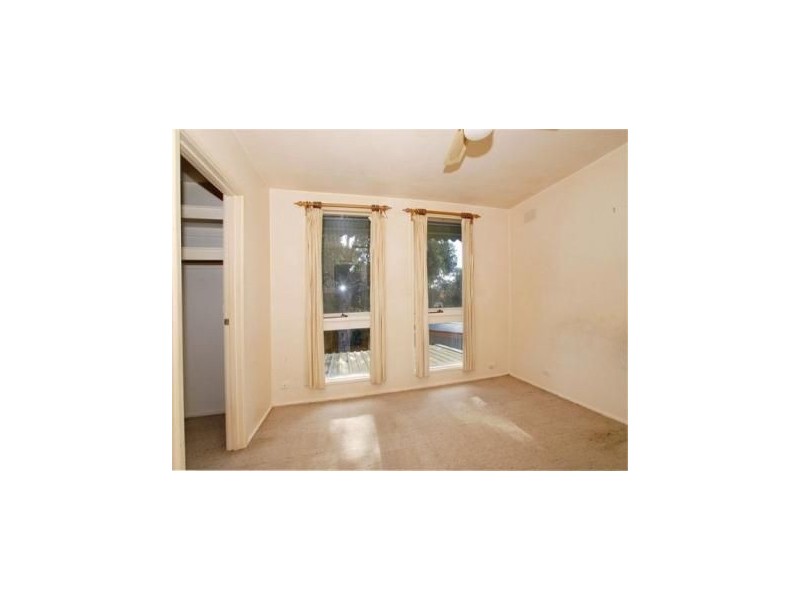 33 Grimwade Crescent, Frankston VIC 3199