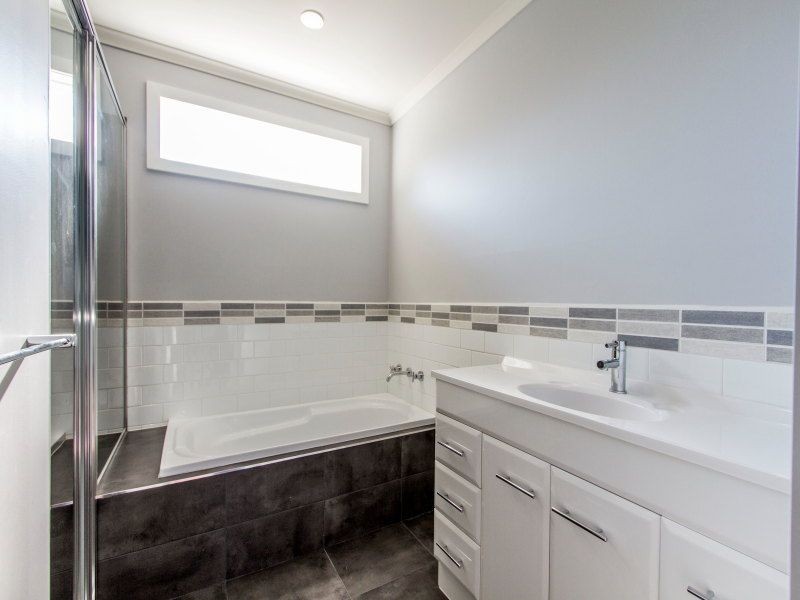 10 Spruce Court, Frankston North VIC 3200