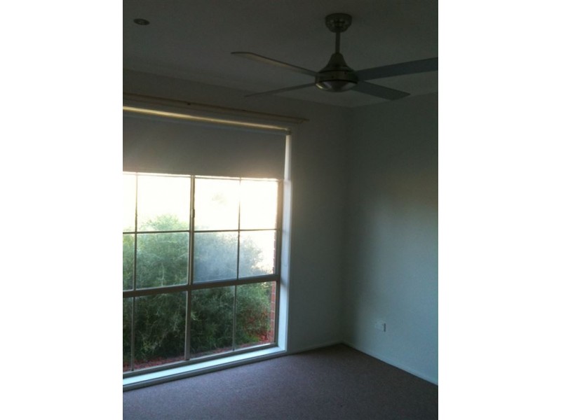 69 Darnley Drive, Skye VIC 3977