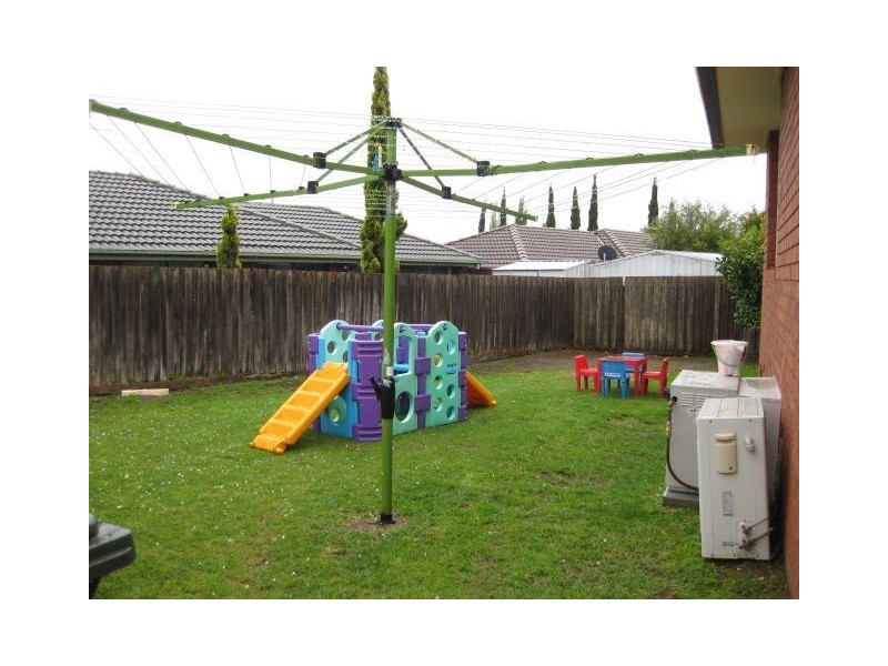 8 Brushwood Grove, Frankston VIC 3199