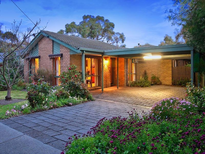 8 Naomi Court, Frankston VIC 3199