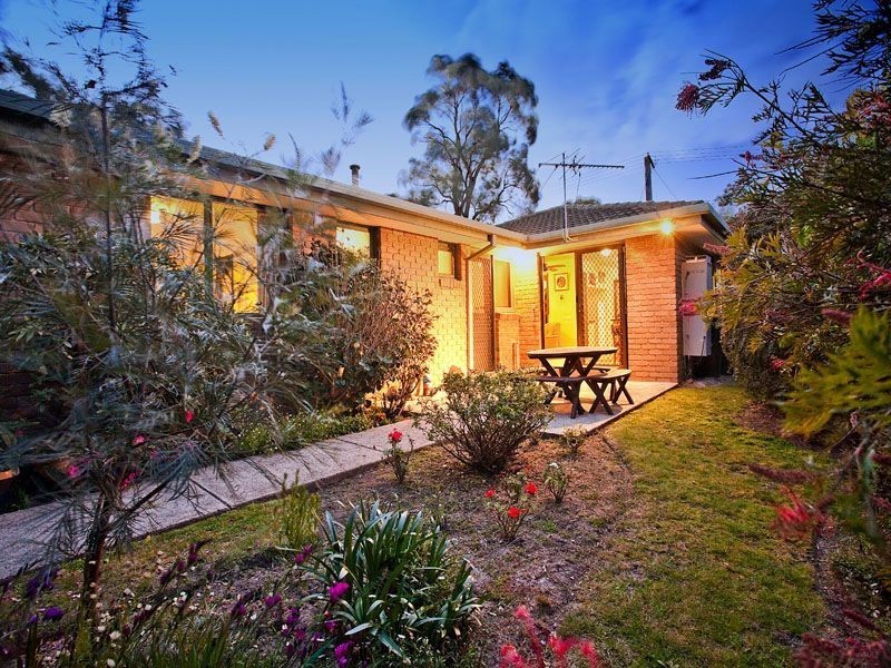 8 Naomi Court, Frankston VIC 3199