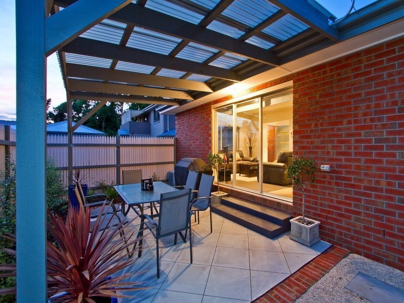 2/10 Cambridge Street, Frankston VIC 3199