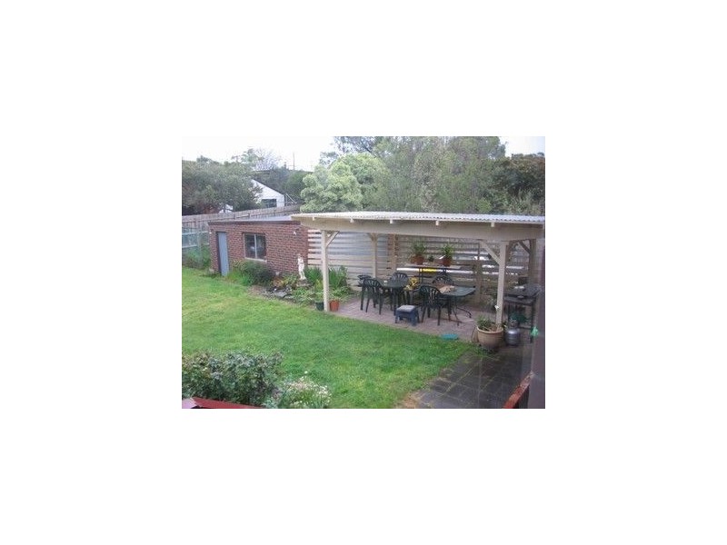 18 Pinehill Drive, Frankston VIC 3199