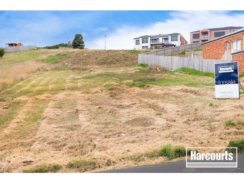 13 Mikey Boulevard, Beaconsfield VIC 3807