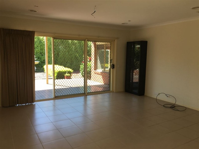 4 Florida Court, Berwick VIC 3806