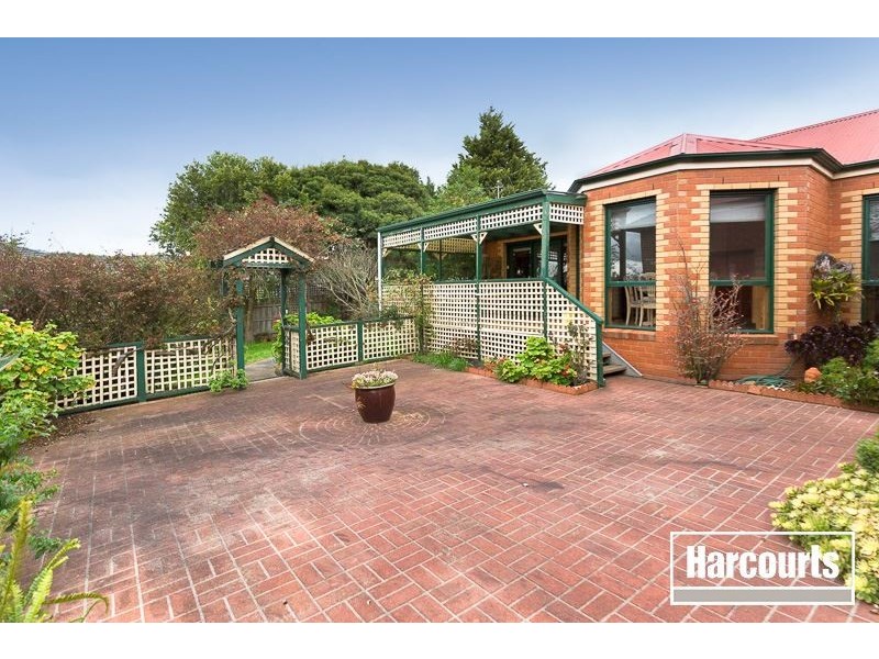 8 Shinners Avenue, Narre Warren VIC 3805