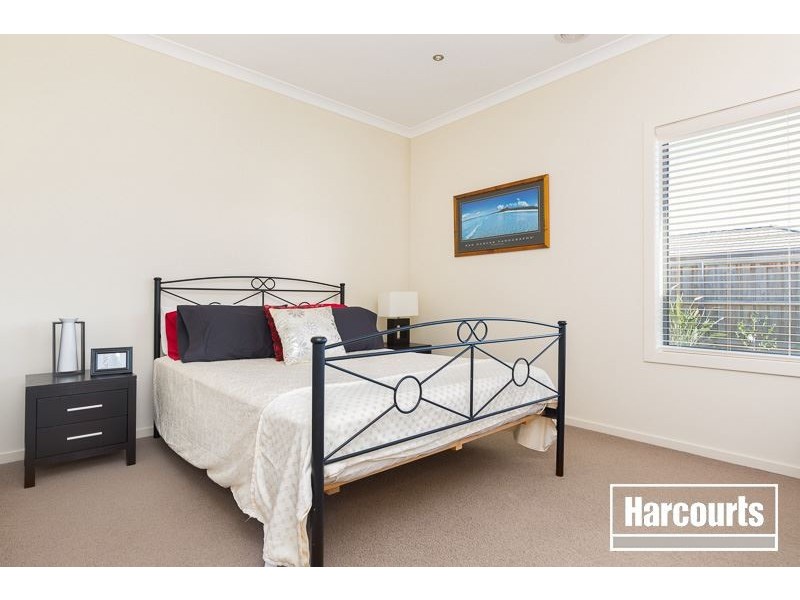 4 Southern Bell Street, Officer VIC 3809