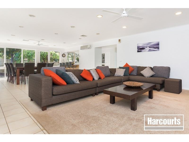 14 Bournevale Drive, Berwick VIC 3806