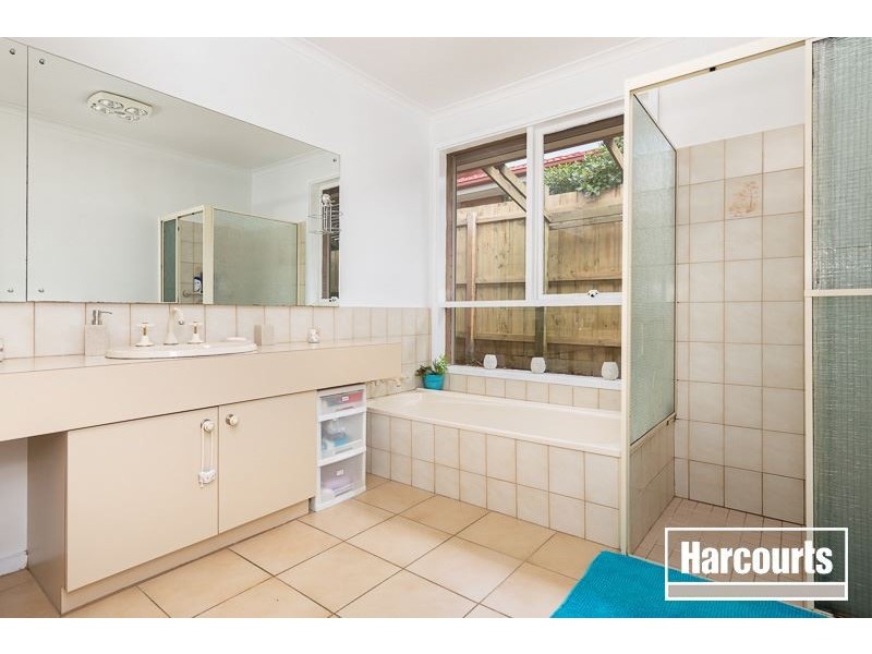 14 Bournevale Drive, Berwick VIC 3806