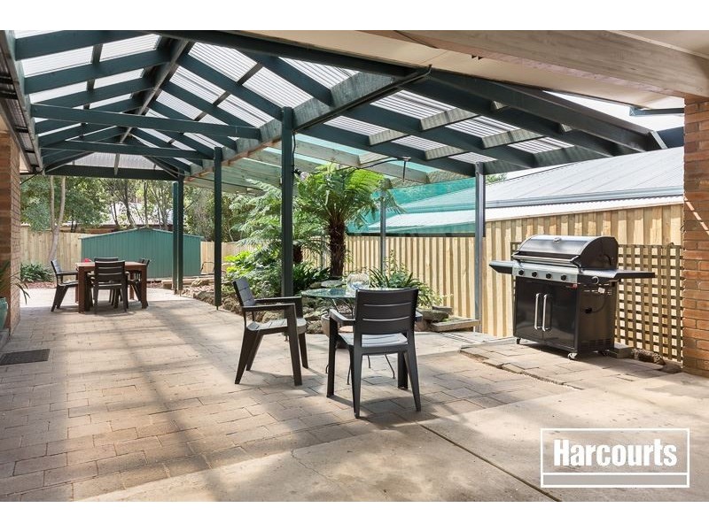 14 Bournevale Drive, Berwick VIC 3806