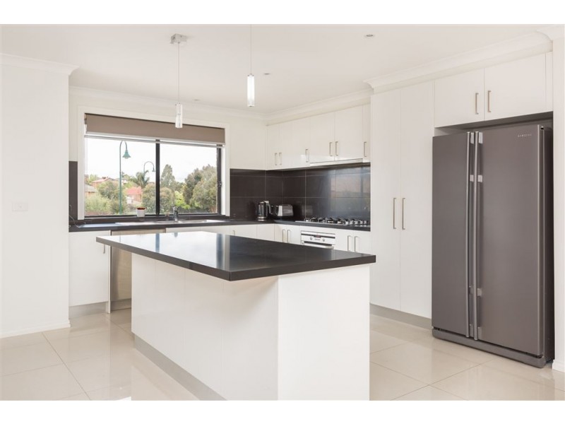 12 Whistler Drive, Berwick VIC 3806