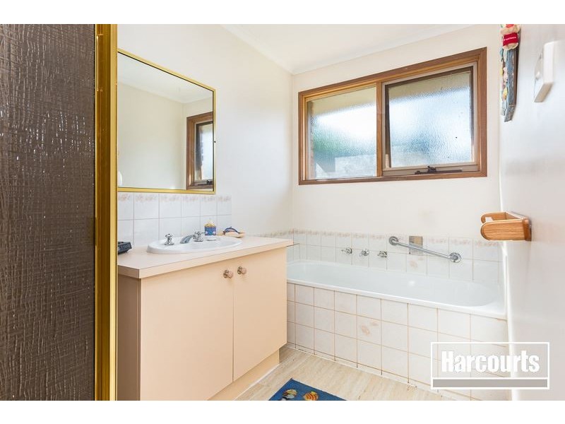 2 Fleetwood Drive, Narre Warren VIC 3805