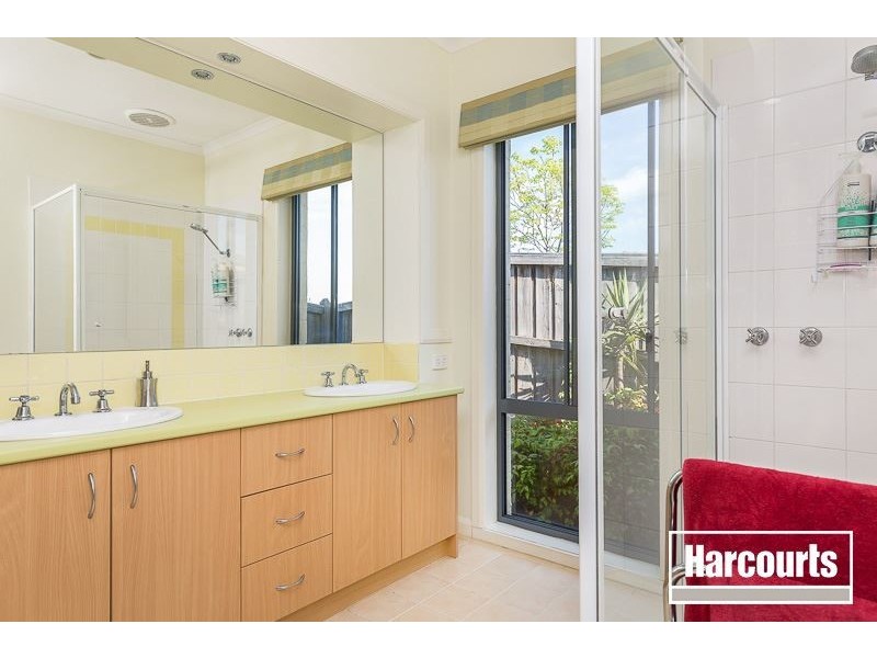 8 Hamdon Green, Berwick VIC 3806